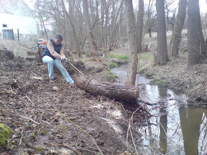 a za Světlušky polez z vody